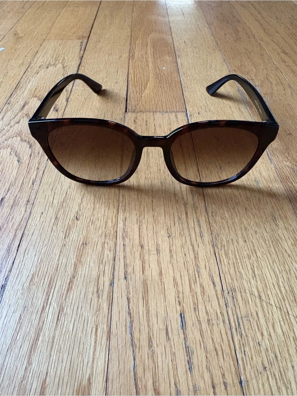 Gucci Tortoiseshell Cat-Eye Sunglasses with Brown Gradient Lenses